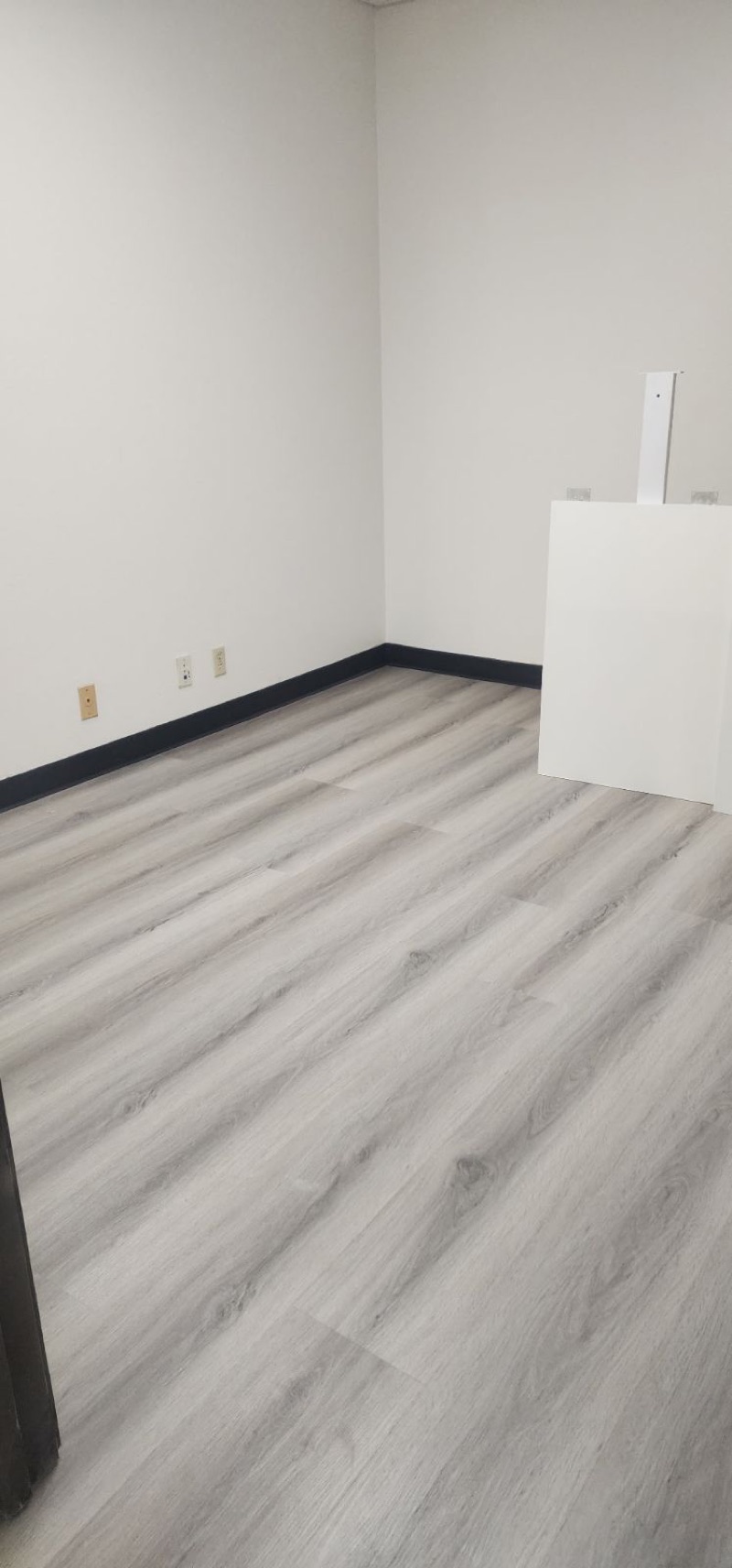 Floor and base in